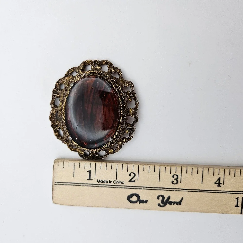 Vintage Ornate Gold Tone Filigree Oval Brooch Topaz Colored Brown Glass Pin